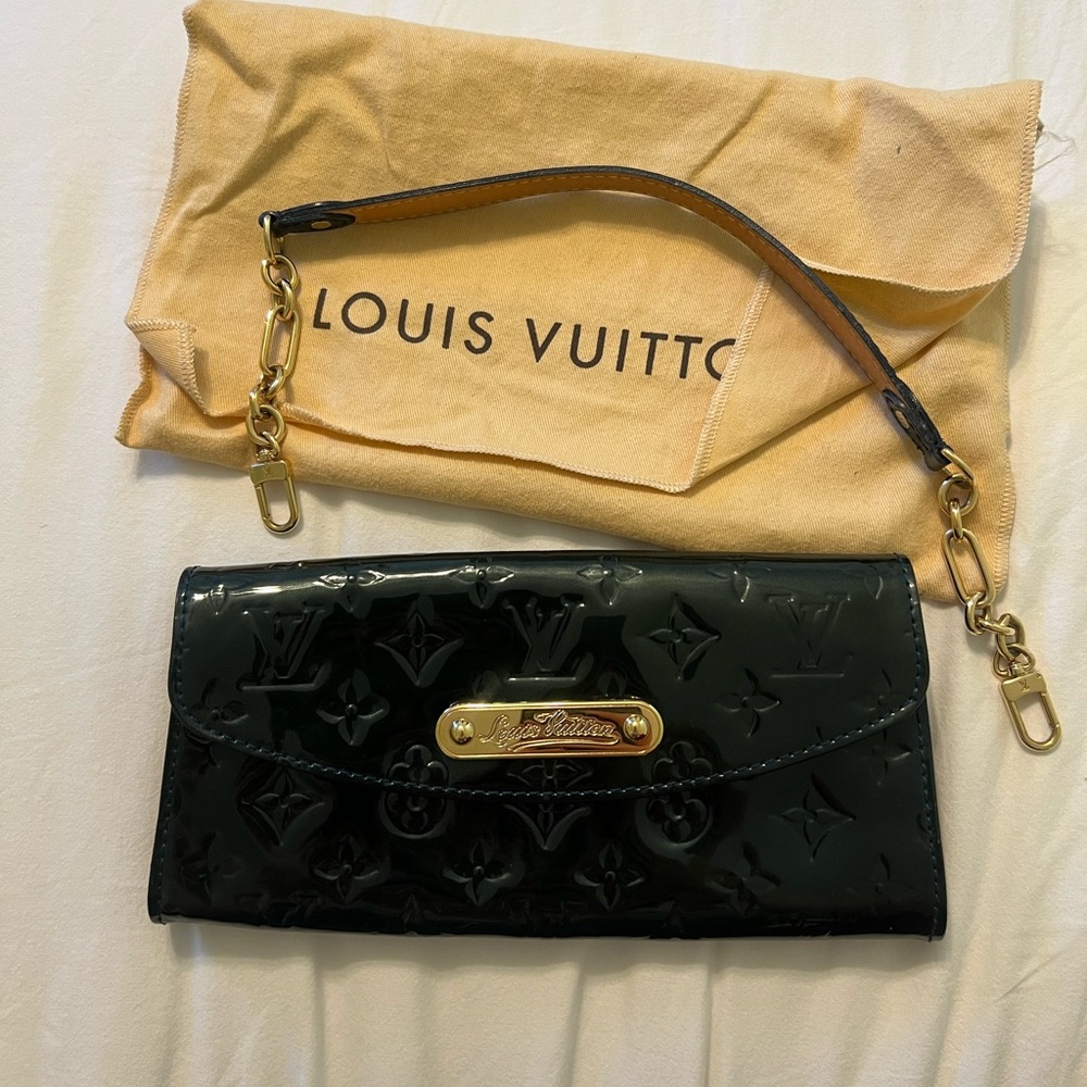 Louis Vuitton Green monogram Vernis Clutch